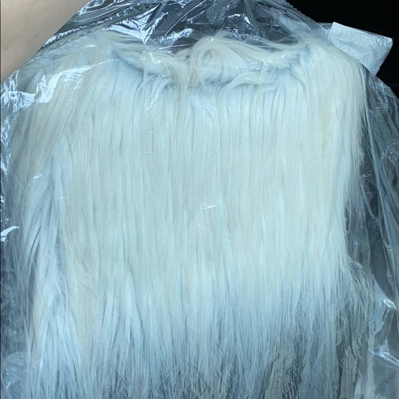 ๐จFlash Sale ๐จ KENSIE Ombrรฉ Faux Fur Vest - Picture 10 of 11